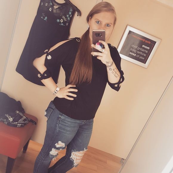 Meet your Posher, Kourtney - Picture 1 of 1